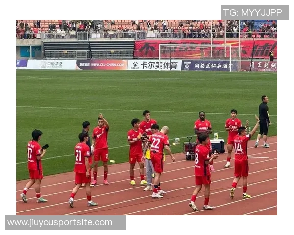 重庆中超重返赛场让我们共同欢庆社交媒体的热情与期待