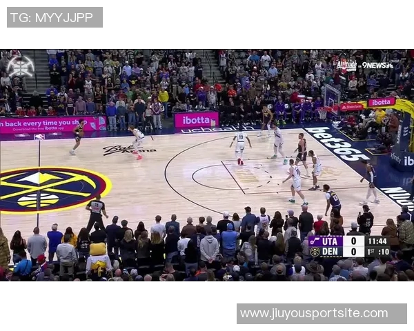 约基奇半场狂揽13分10板9助攻展现统治力正负值高达16助球队领先