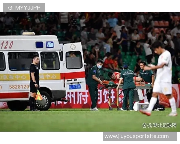 广西平果队员黄威右侧胫腓骨骨皮质断裂预计恢复时间为八个月